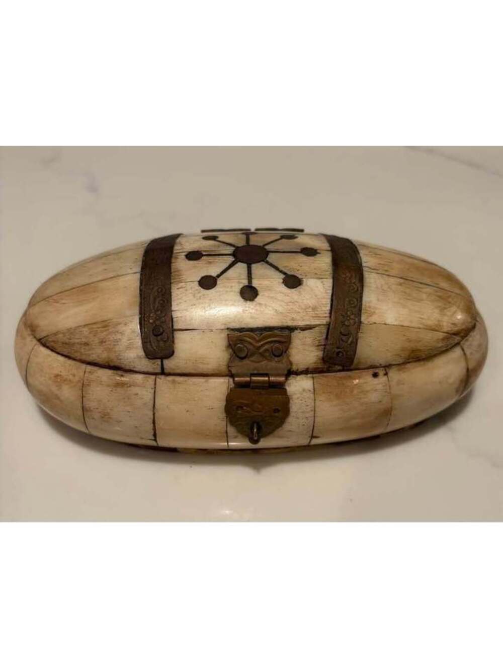 VTG camel bone N brass oval jewelry bx, handcrafted velvet-lined trinket box
